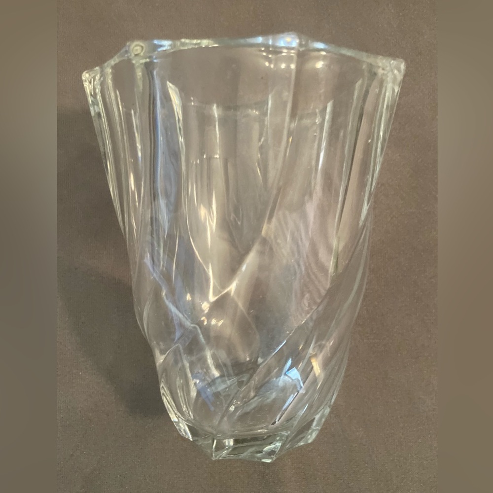 French Thick Cut Swirl Luminarc VaseGreat Condition